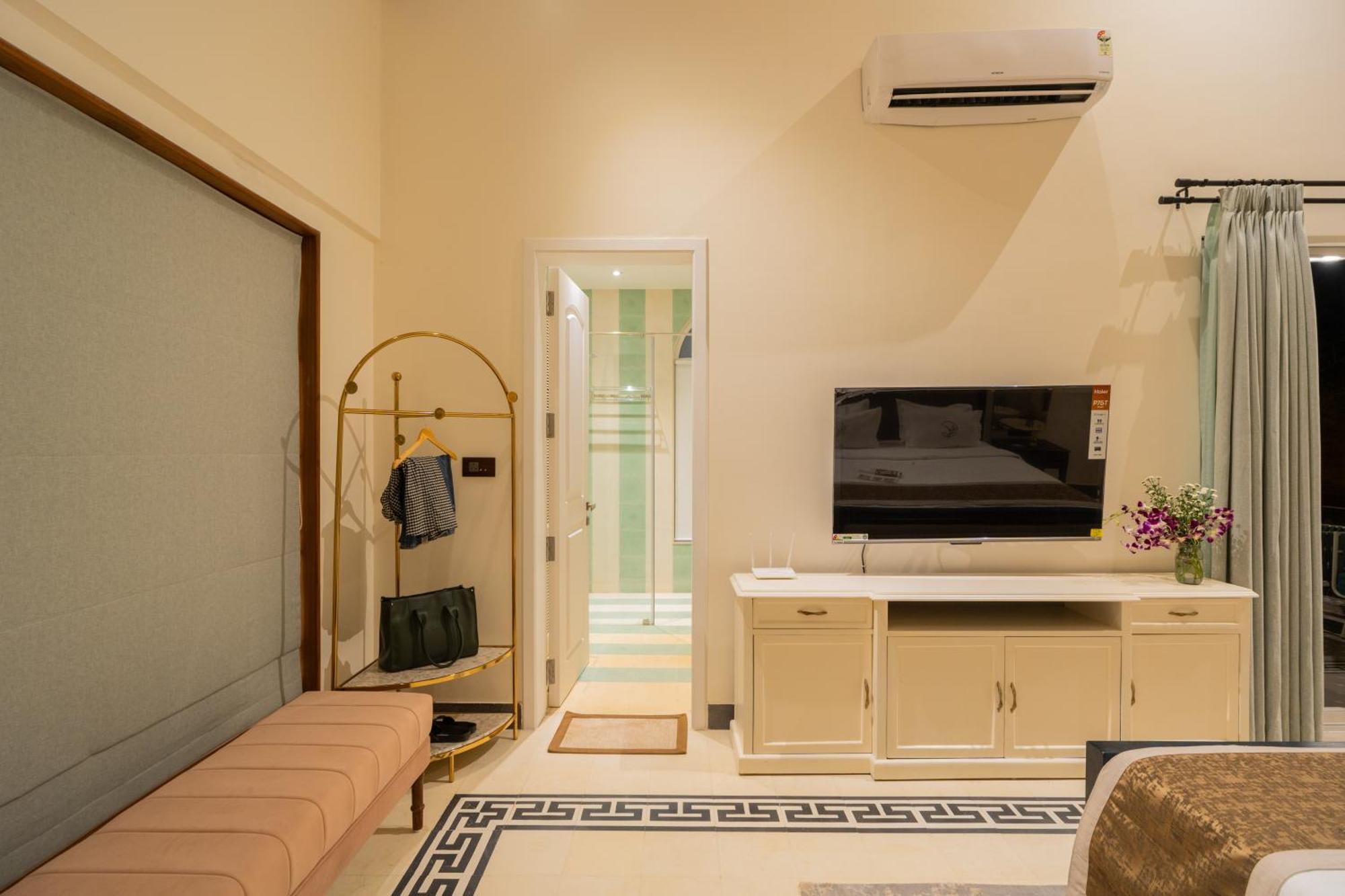 Elivaas 4 Bhk Villa With Pvt Pool & Jacuzzi-Yashgeet Siolim Buitenkant foto