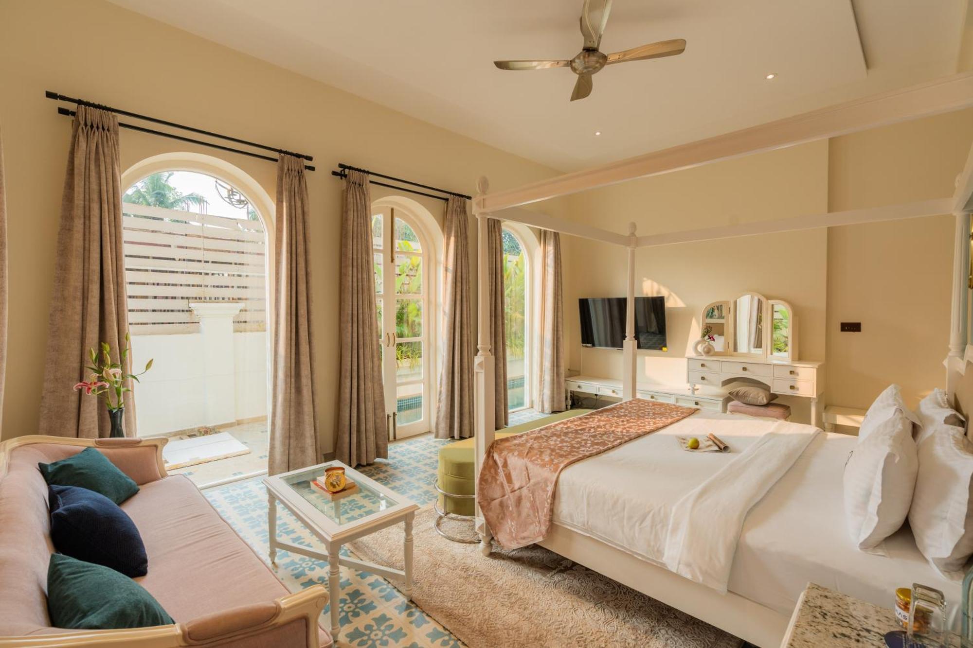 Elivaas 4 Bhk Villa With Pvt Pool & Jacuzzi-Yashgeet Siolim Buitenkant foto
