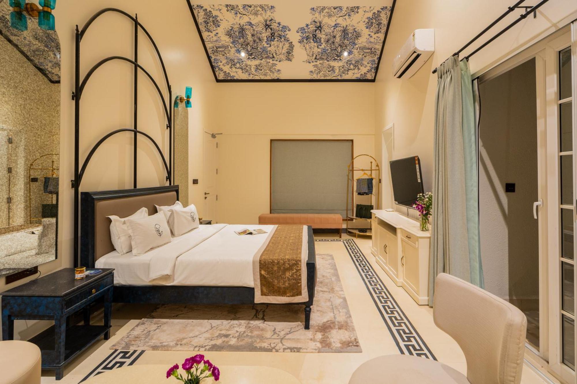 Elivaas 4 Bhk Villa With Pvt Pool & Jacuzzi-Yashgeet Siolim Buitenkant foto