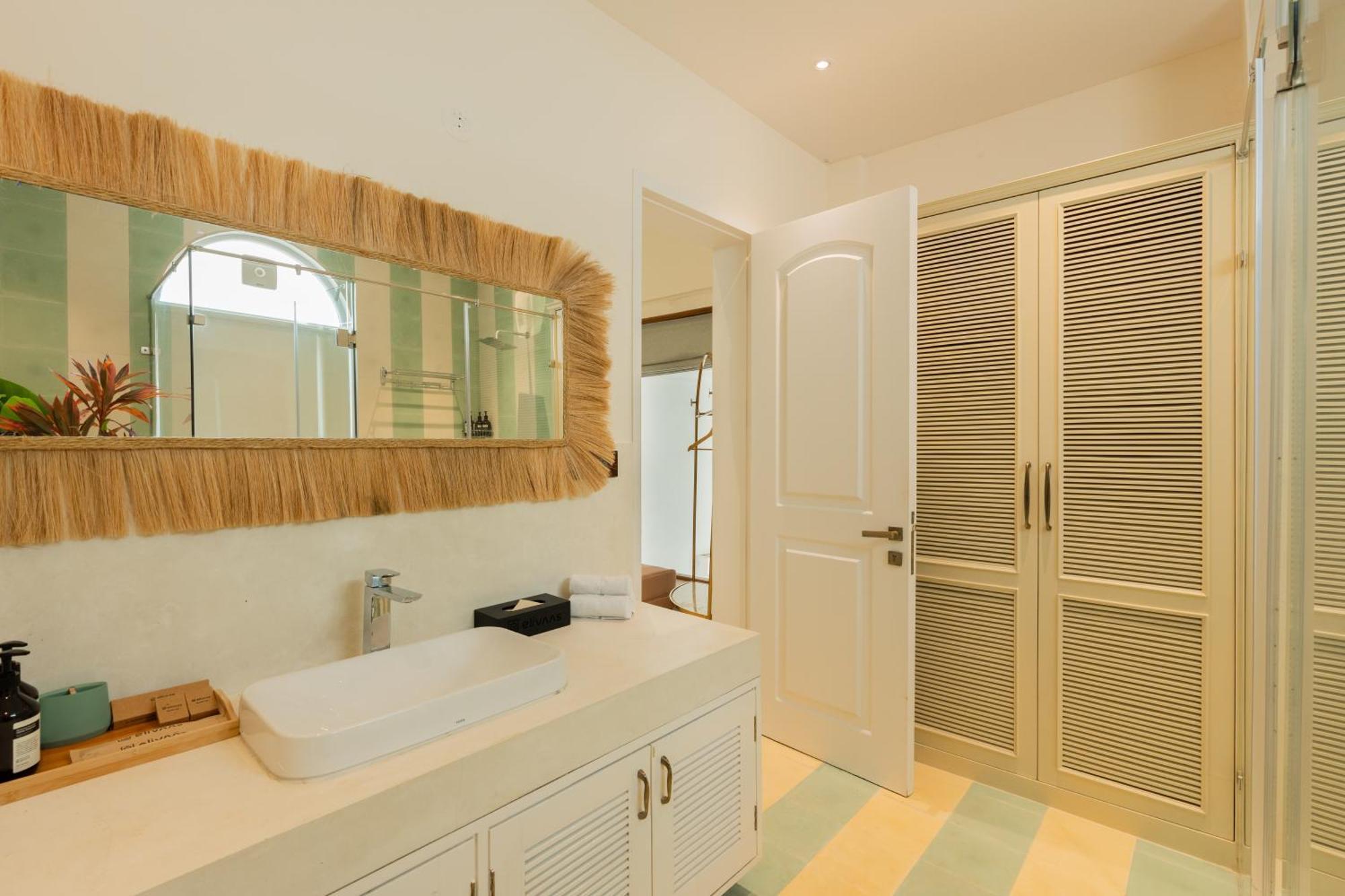 Elivaas 4 Bhk Villa With Pvt Pool & Jacuzzi-Yashgeet Siolim Buitenkant foto