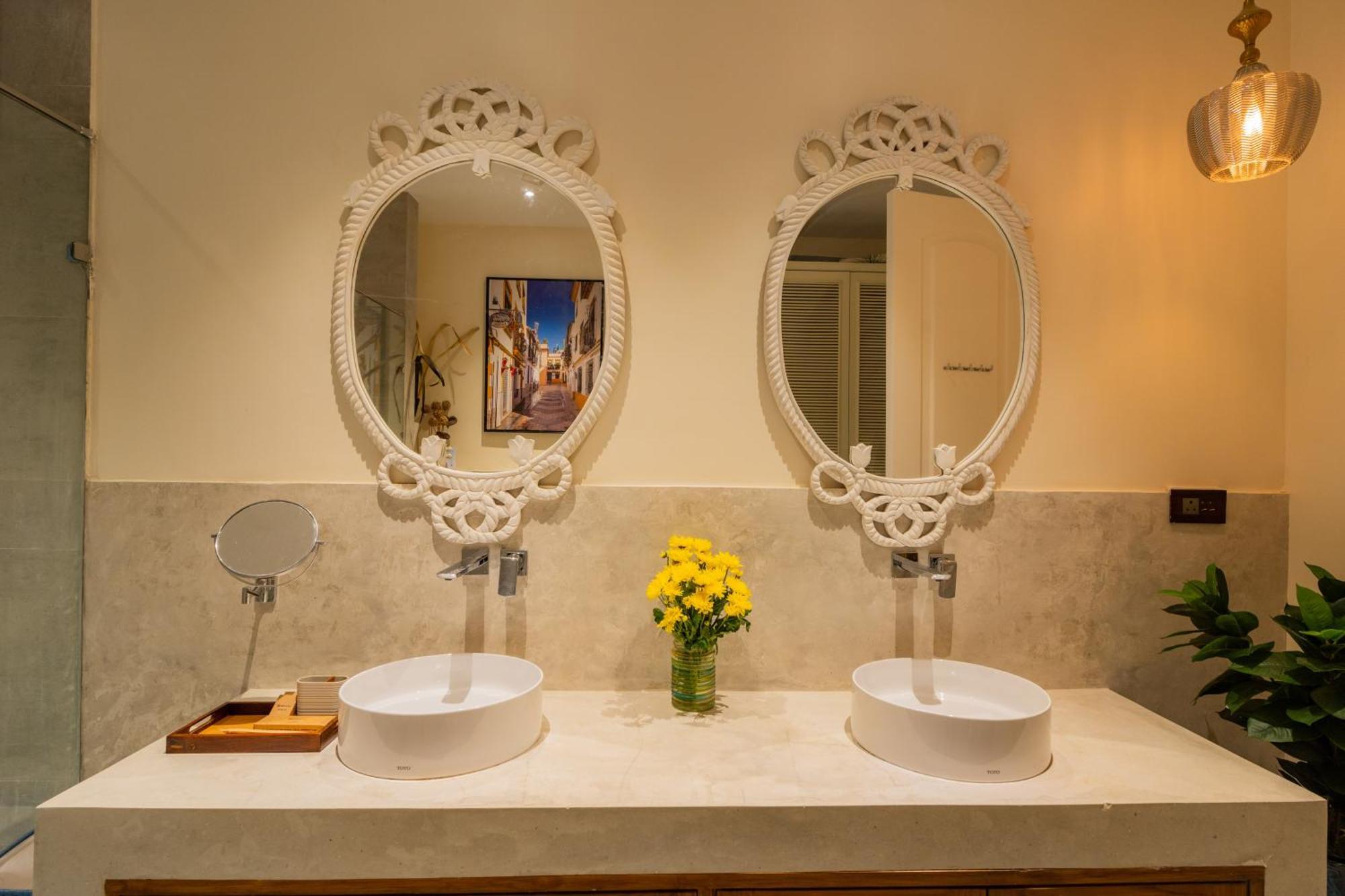 Elivaas 4 Bhk Villa With Pvt Pool & Jacuzzi-Yashgeet Siolim Buitenkant foto