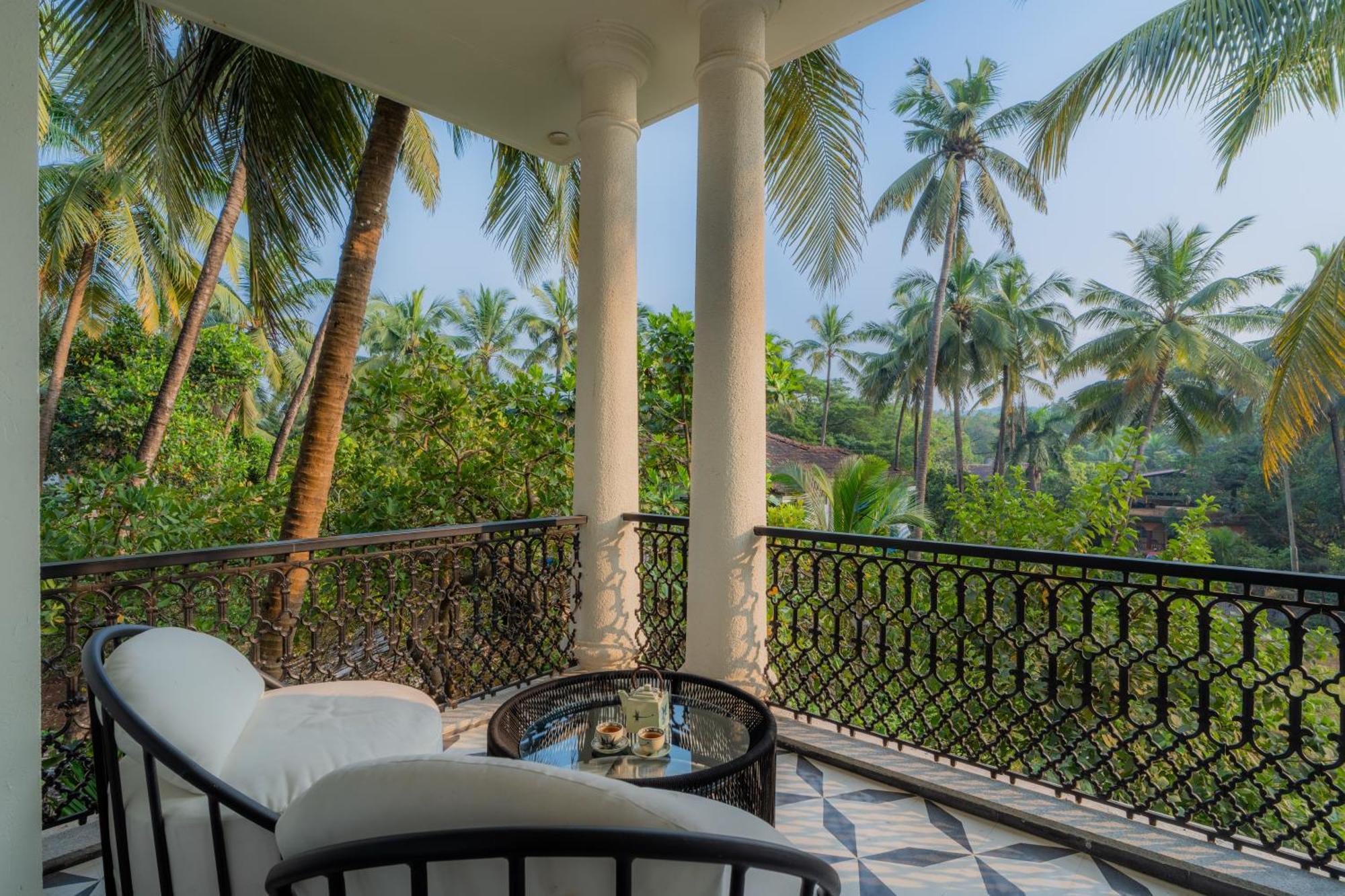 Elivaas 4 Bhk Villa With Pvt Pool & Jacuzzi-Yashgeet Siolim Buitenkant foto
