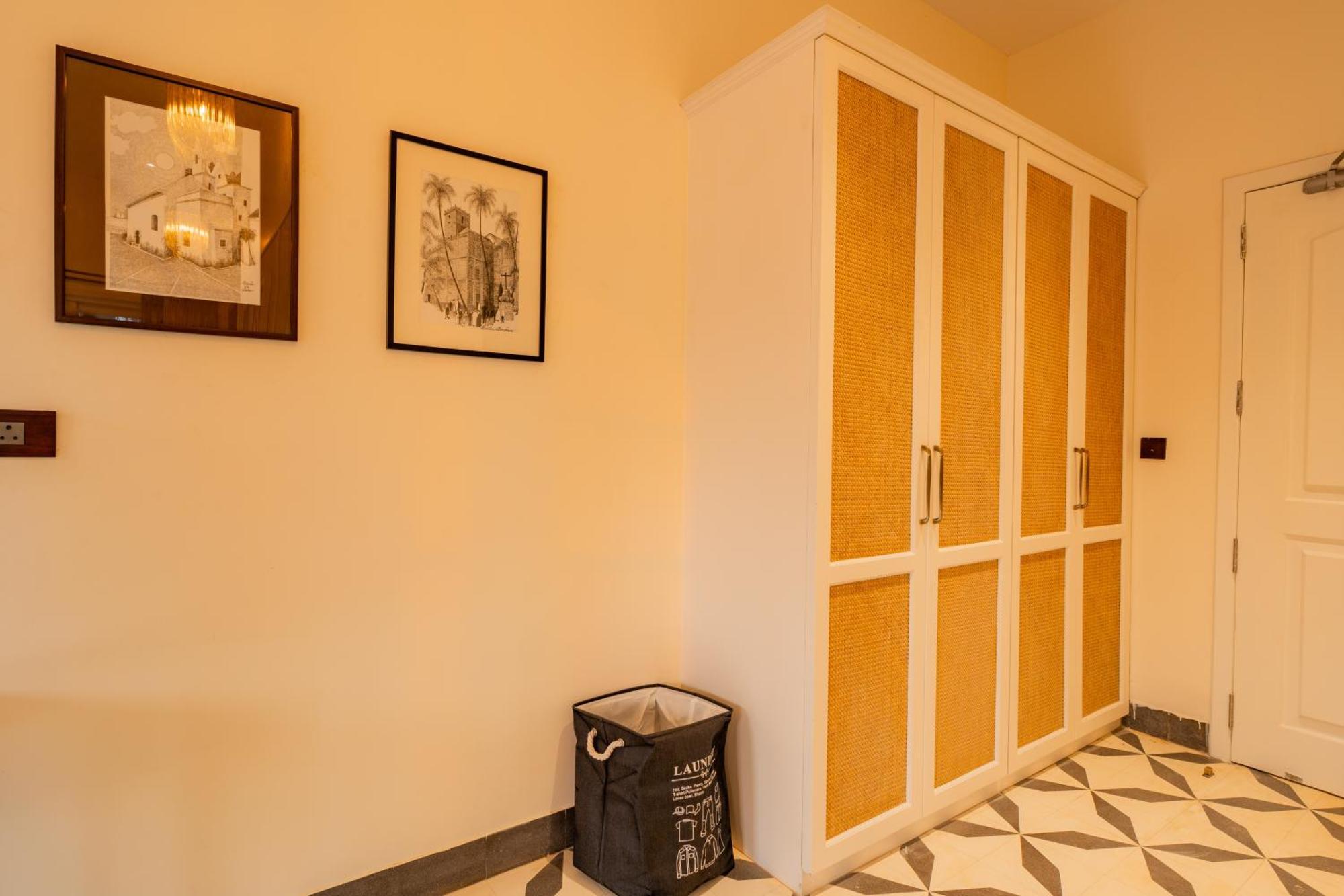 Elivaas 4 Bhk Villa With Pvt Pool & Jacuzzi-Yashgeet Siolim Buitenkant foto