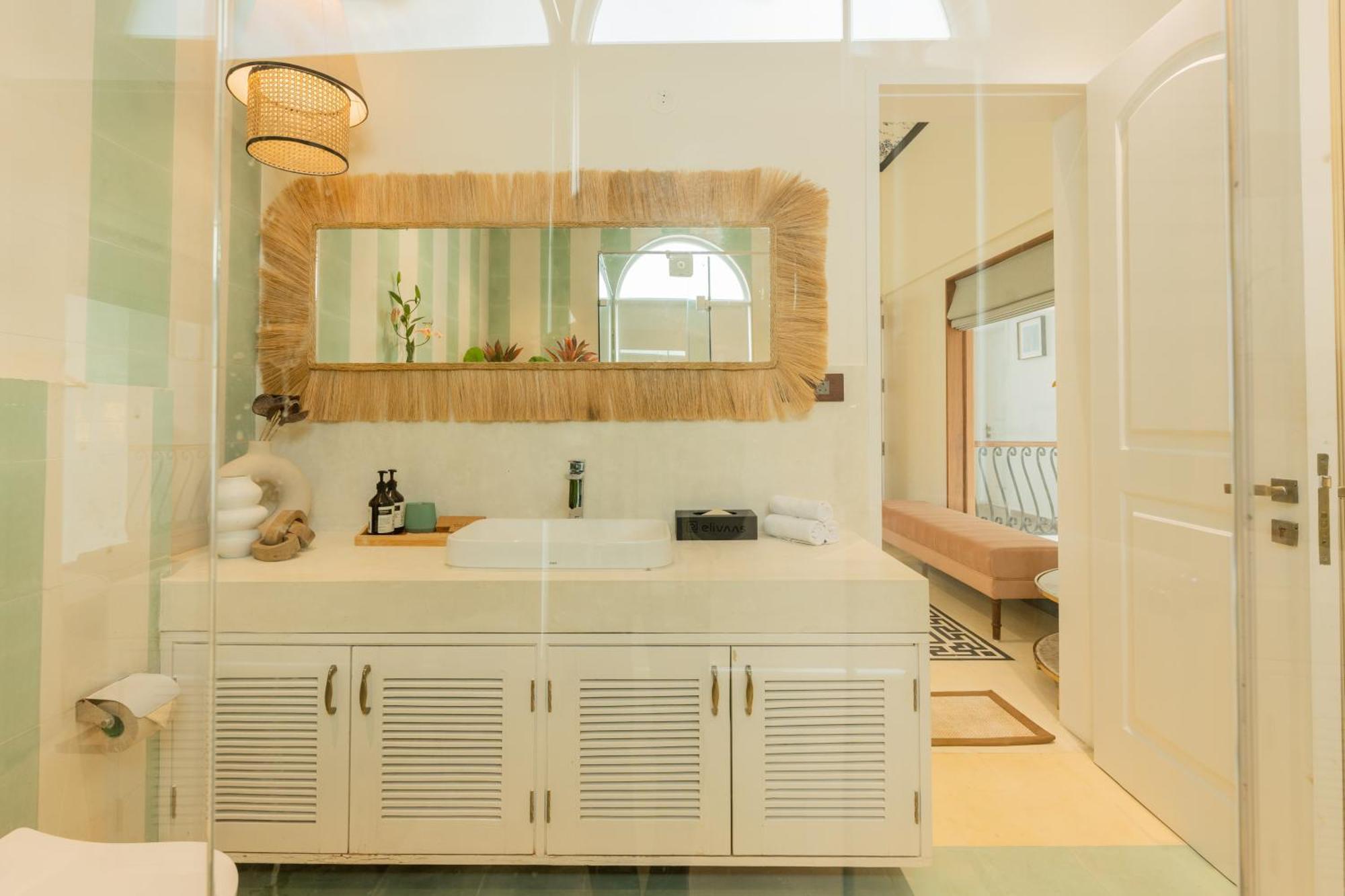 Elivaas 4 Bhk Villa With Pvt Pool & Jacuzzi-Yashgeet Siolim Buitenkant foto