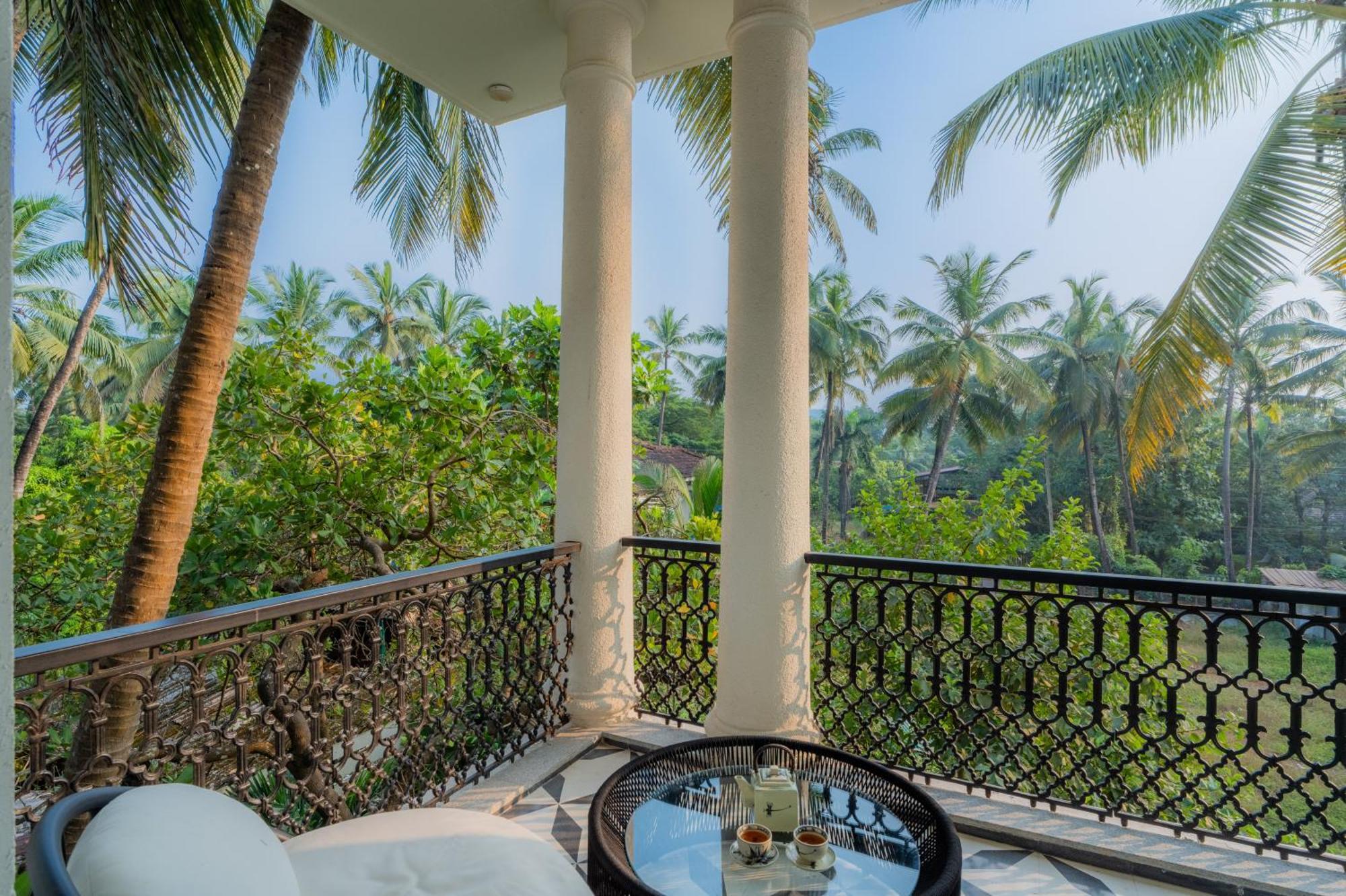 Elivaas 4 Bhk Villa With Pvt Pool & Jacuzzi-Yashgeet Siolim Buitenkant foto