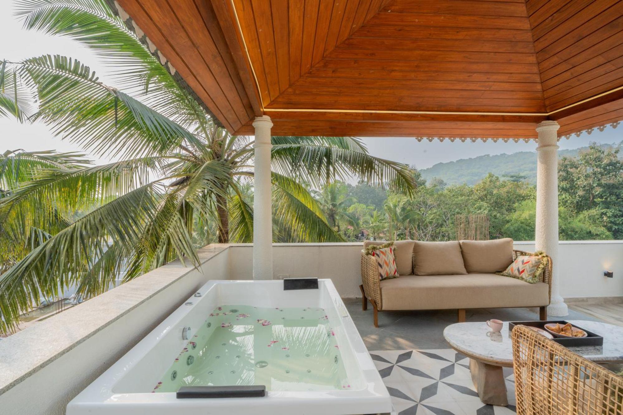 Elivaas 4 Bhk Villa With Pvt Pool & Jacuzzi-Yashgeet Siolim Buitenkant foto
