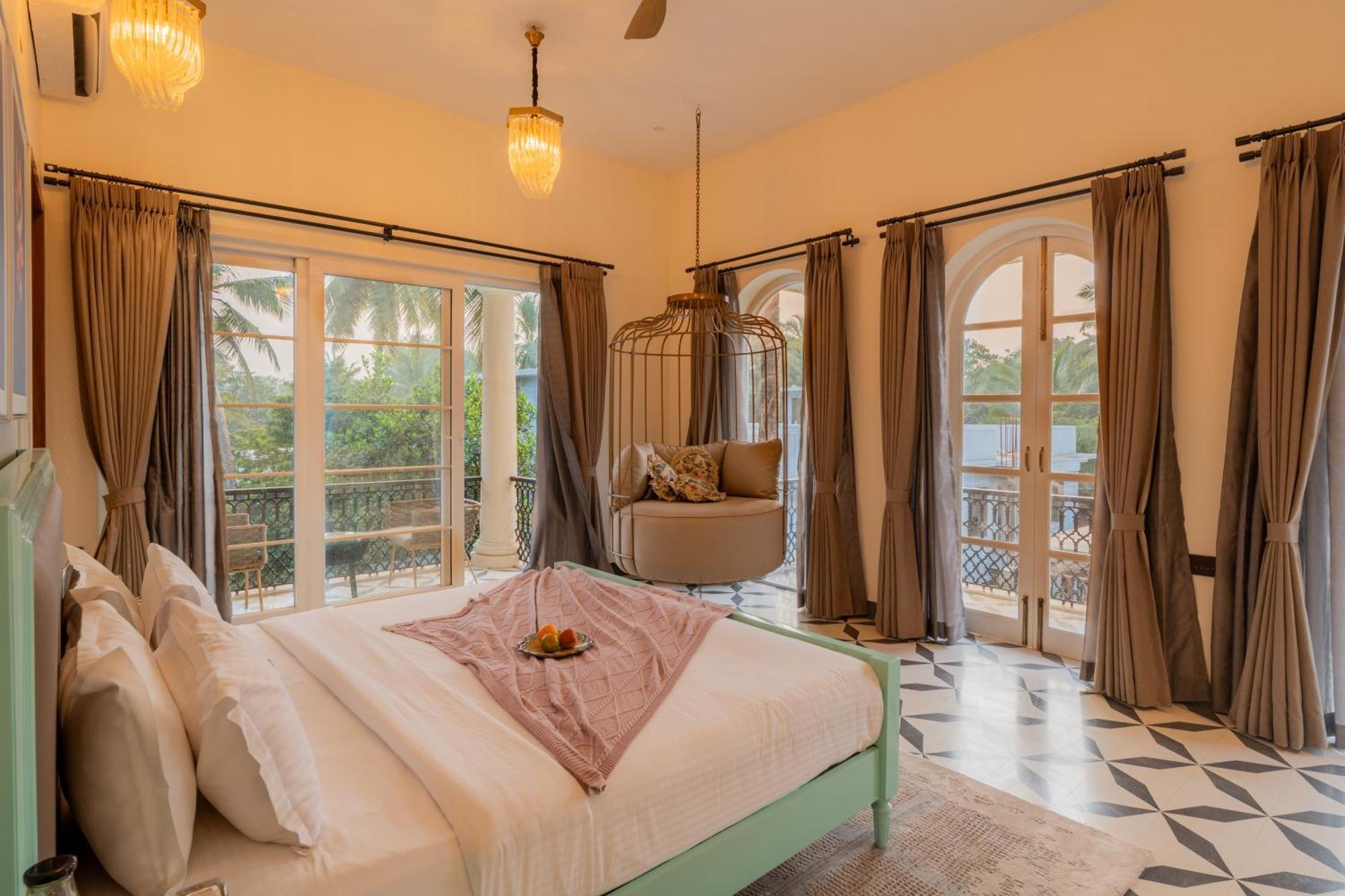Elivaas 4 Bhk Villa With Pvt Pool & Jacuzzi-Yashgeet Siolim Buitenkant foto